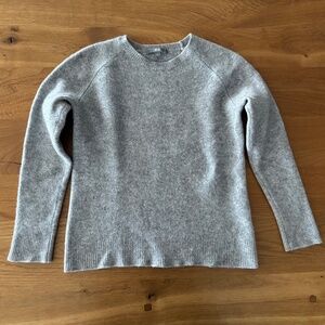 Uniqlo 100% Pure New Wool Sweater - Women's Small* - Gray -  Mid-Weight - EUC